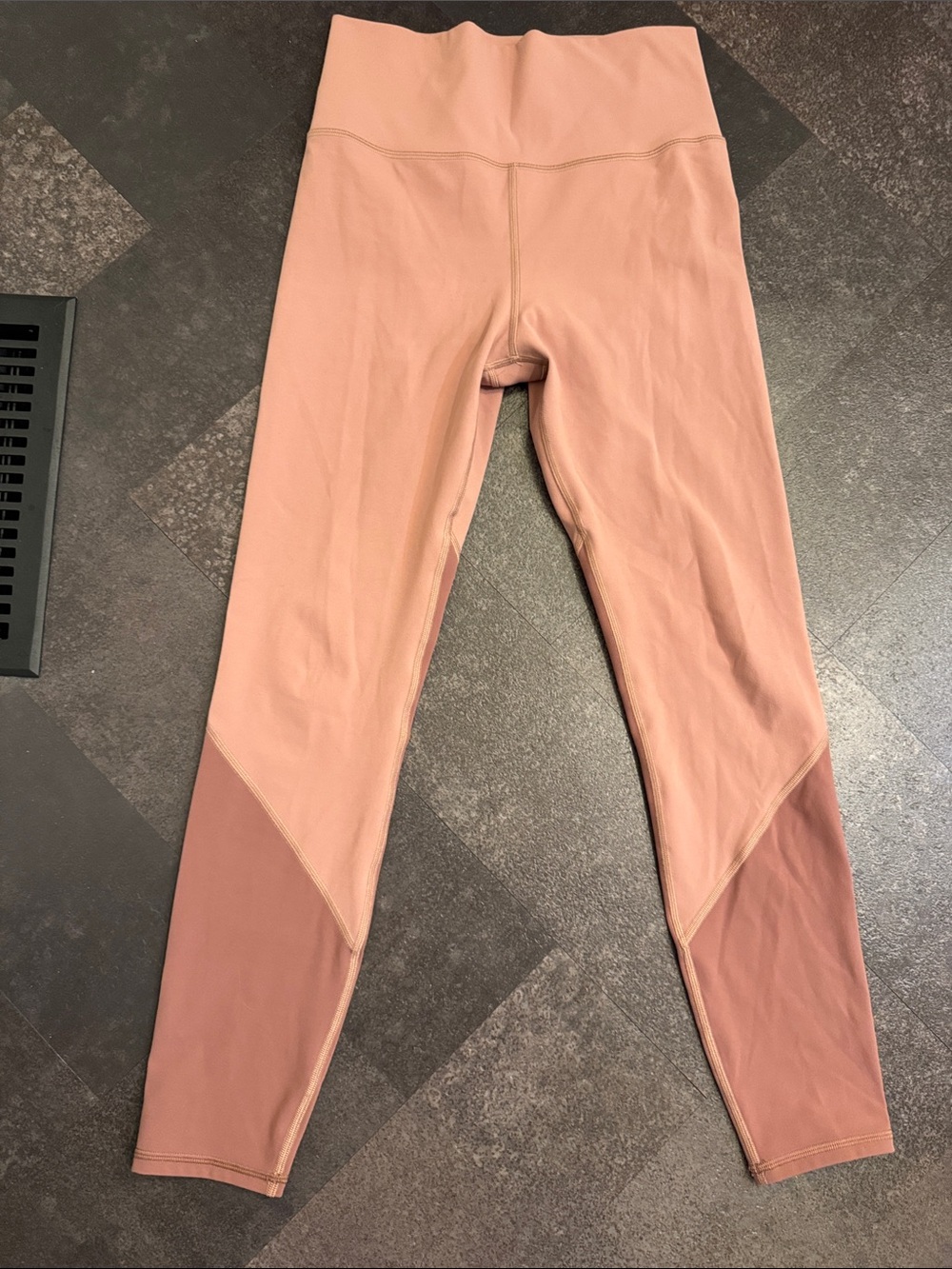 Vuori Two-Tone Dusty Rose High-Rise Leggings